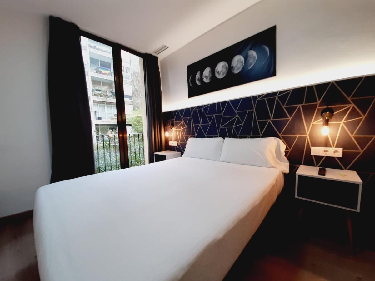 Hostal Laia By Gaiarooms Barcelona Exterior photo