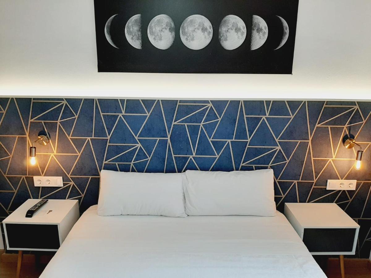 Hostal Laia By Gaiarooms Barcelona Exterior photo