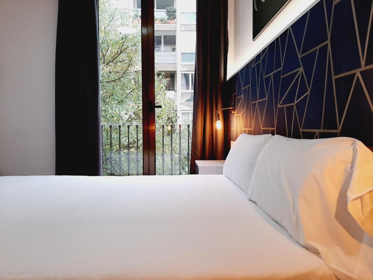 Hostal Laia By Gaiarooms Barcelona Exterior photo
